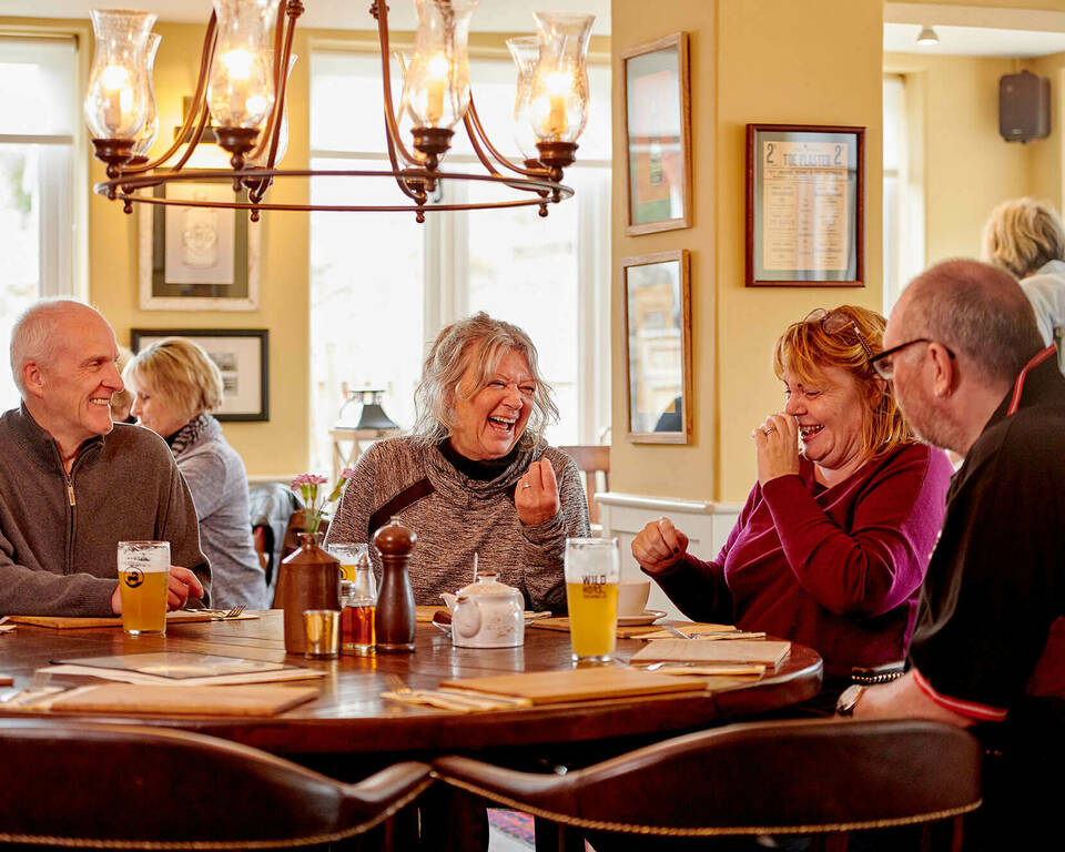 Queens Head bigcheese T054 329 SMLWEB